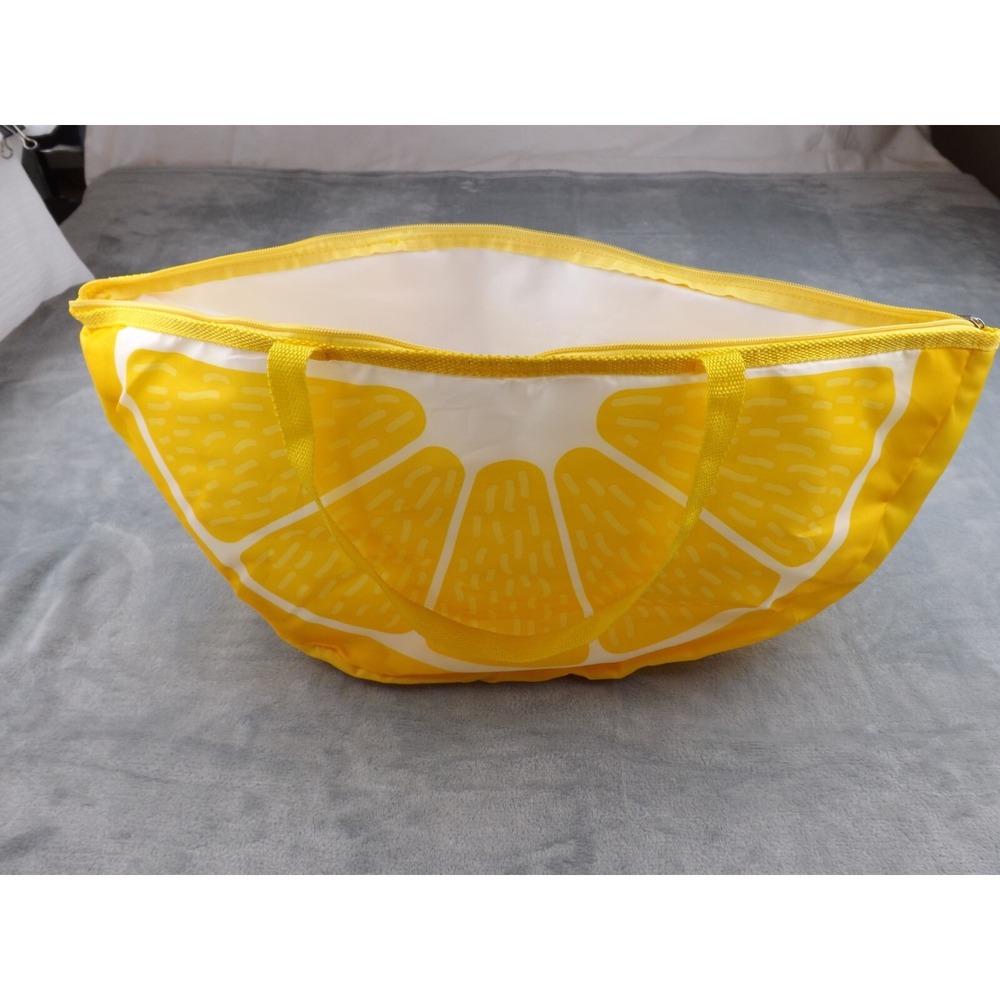 Cooler Bag Soft-Sided NWT Lemon Slice Lunch Bag Handles Zipper Summer Party Fun - Picture 2 of 16
